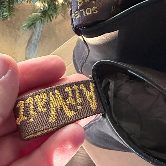 Dr. Martens Aztec Crazy Horse Eyelet Combat Boot New in box - Picture 4 of 12